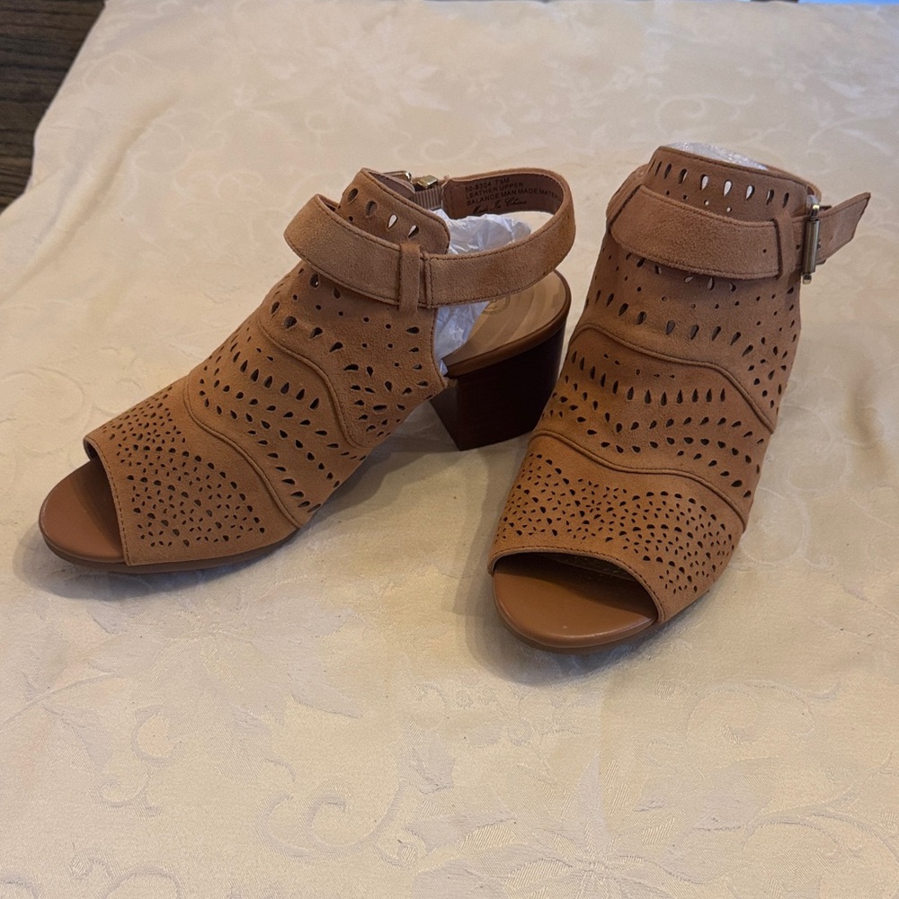 Bella Vita Tan Peep-Toe Ankle Strap Heels